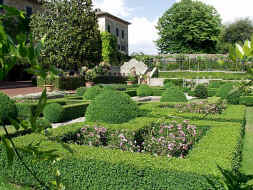 Badia a Coltibuono giardino